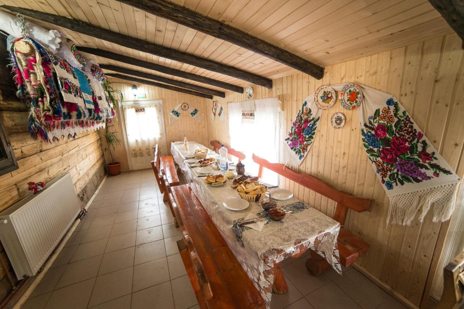 Complex Traditional Casuta Bunicilor-Breb מראה חיצוני תמונה